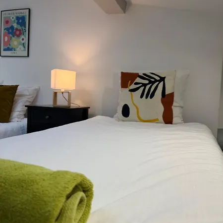 Bastille Apartment *